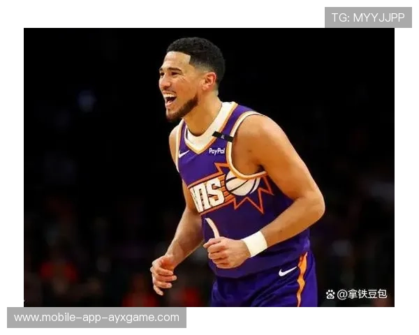 布克禁区强打,凤凰城获胜希望大增 布克禁区强打,凤凰城获胜希望大增