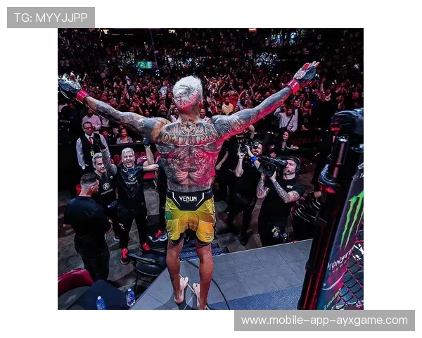 UFC选手比赛中突然推镜头：热血与激情的意外瞬间