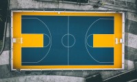 球员赛场替换规则：红黄牌后如何补人？，球场上黄牌红牌什么意思